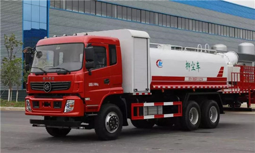 程力智造的程力威牌底盤及整車，其中的一體化抑塵車和園林綠化噴灑高壓消防多功能水車特別受到市場青睞。
