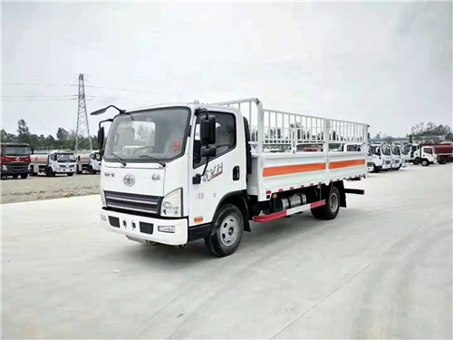 解放5米2氣瓶運(yùn)輸車專業(yè)運(yùn)輸液化氣瓶，氧氣瓶，乙炔氣瓶，氫氣瓶等壓縮氣體鋼瓶