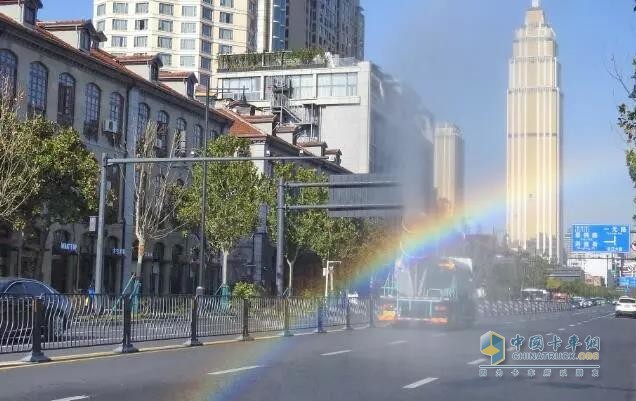 從抑塵到消毒，解放灑水抑塵車防疫消毒實力為人民服務(wù)！