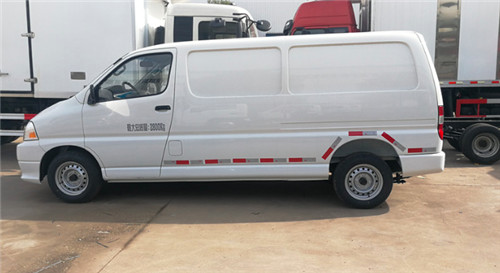 金杯新快運國六面包冷藏車，汽油，市內(nèi)不限行