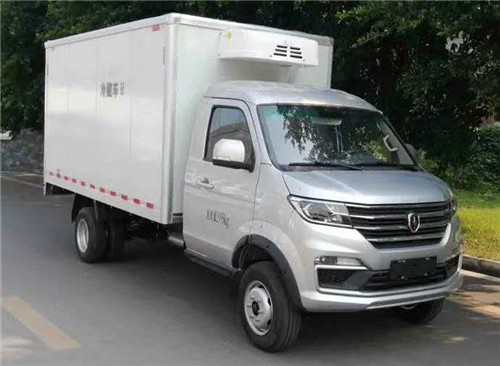 金杯廂長3.4米冷藏車，容積9立方米