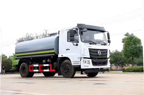 國(guó)六東風(fēng)華神F5 灑水車(chē)， 國(guó)六玉柴165現(xiàn)車(chē)一臺(tái)