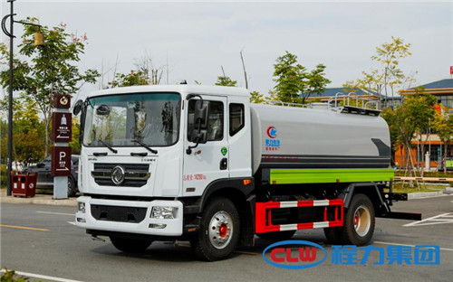 國六東風多利卡D9綠化噴灑車匹配玉柴200馬力/康明斯230馬力發(fā)動機