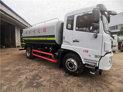 全新東風(fēng)福瑞卡F9云內(nèi)國(guó)六12噸灑水車黃金組合，燃清上市