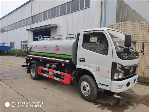 國(guó)六東風(fēng)福瑞卡5噸灑水車(chē)