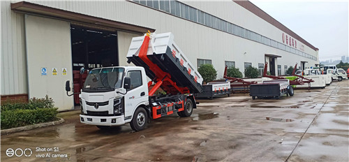 奧施國六藍牌勾臂垃圾車，不超重，云內(nèi)150馬力發(fā)動機