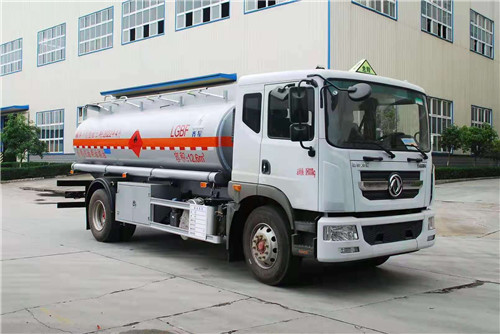 國六東風D9型10.8噸柴油加油車、13方國六東風油罐車