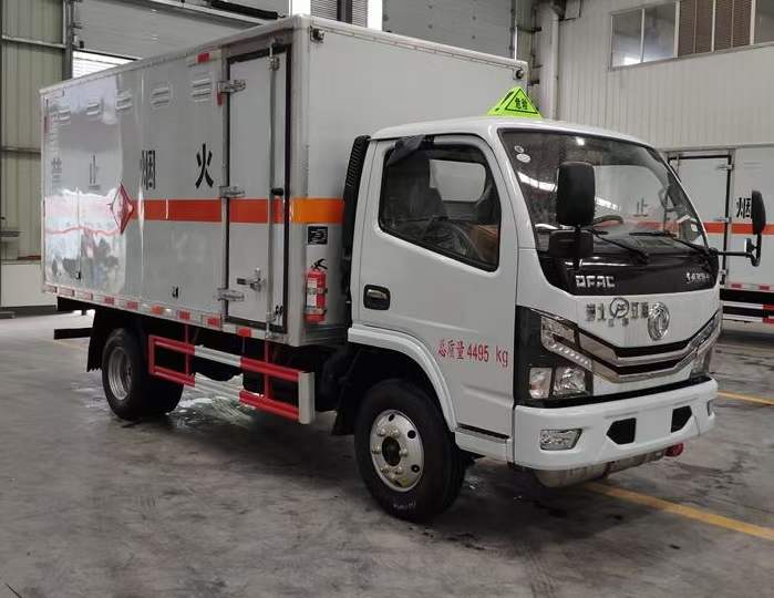 國六東風(fēng)易燃?xì)怏w廂式運(yùn)輸車,4.2米易燃?xì)怏w廂式運(yùn)輸車