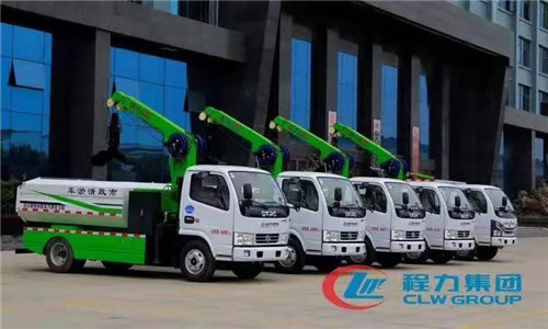 程力標(biāo)準(zhǔn)化智能化多功能市政清淤車受到市場(chǎng)熱捧。