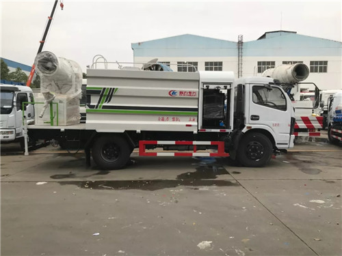 國六東風(fēng)大多利卡抑塵車（方罐、CLW5120TDYE6型30-50米霧炮）