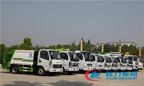  程力吊裝壓縮垃圾車專業(yè)廠，以科技創(chuàng)新為先導(dǎo)，吊裝壓縮垃圾車系列產(chǎn)品一舉成為網(wǎng)紅產(chǎn)品。