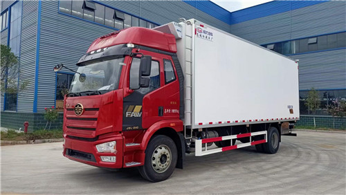 國(guó)六解放J6L精英版7.5米冷藏車(chē)，10噸國(guó)六冷藏車(chē)