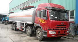 解放前四后八化工液體運(yùn)輸車(chē)